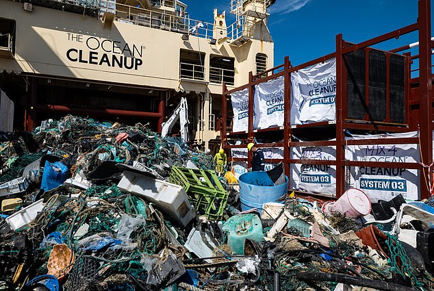 The floating garbage dump was first detected 1,900 kilometers west of California in 1997 and has since spread across the ocean.