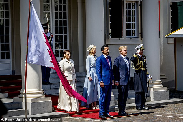 The Dutch royal couple received the emir and his wife at a lunch and reception to mark the beginning of their official visit to the country.