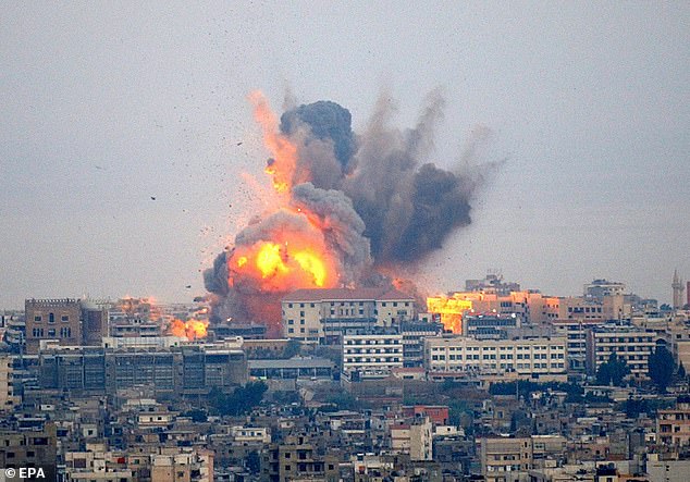 Israeli attacks in Beirut, Lebanon, in the midst of the 2006 war.