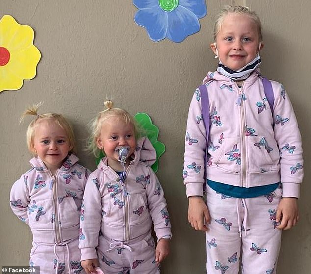 In the photo, the twins Maya and Karla, two years old, and their sister Lianè, six years old.