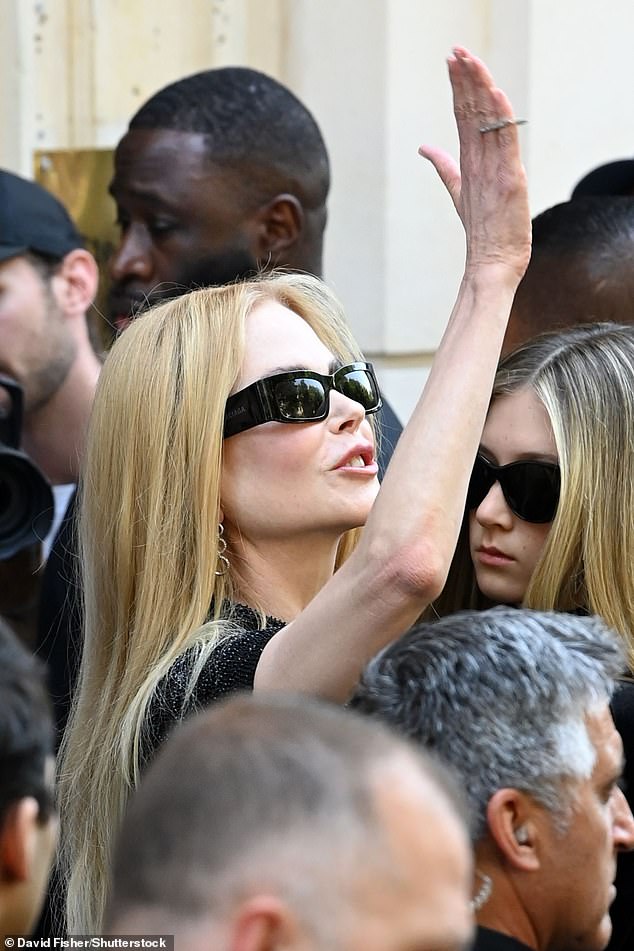 The Oscar winner blew kisses to the crowd of adoring fans outside.