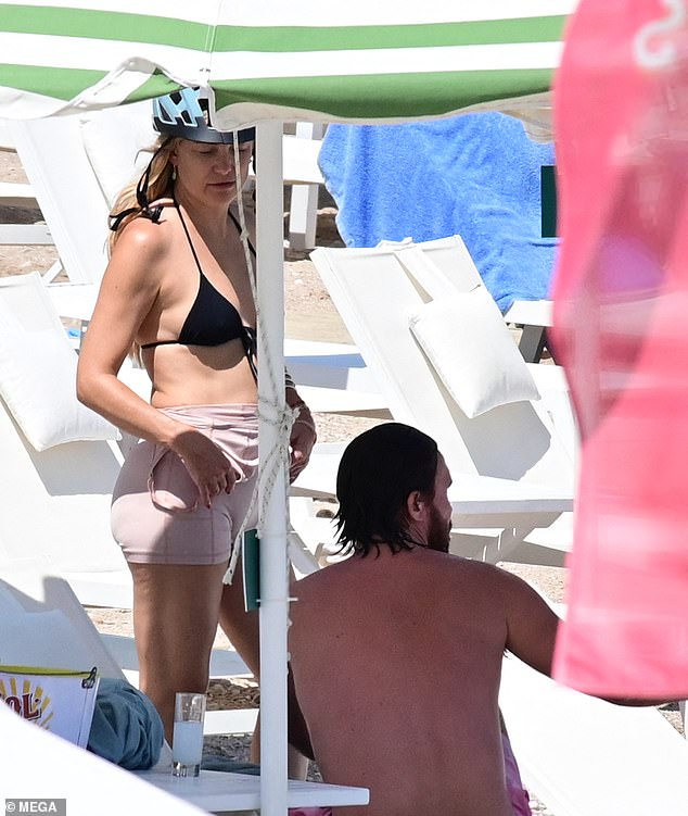 The Almost Famous star looked chic for her day at the beach.