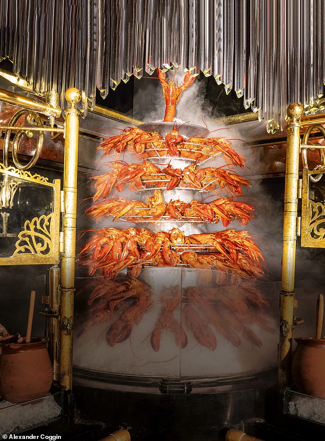 The famous lobster tower of the Cascade de Homards