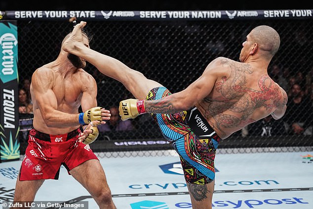 Pereira landed an explosive head kick in the second round, knocking his opponent down.