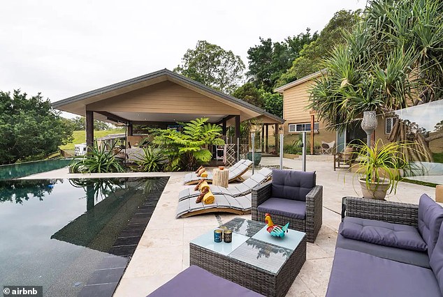 A relaxed and stunning poolside entertainment area is an ideal place to spend those sunny Gold Coast days.