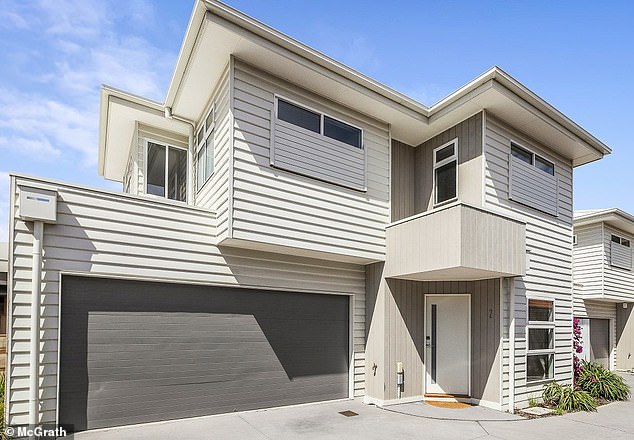 Located in Sandringham, 10 miles from the CBD, the beautiful pad has been listed with a guide price of between $955,000 and $1.05 million. Hill, 35, has had this sleek, ultra-modern home on the rental market since 2018.