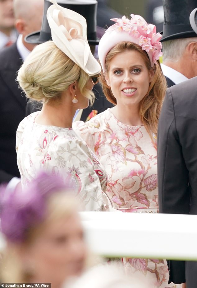 Princess Beatrice was seen chatting with Zara Tindall ahead of this afternoon's race at Ascot.