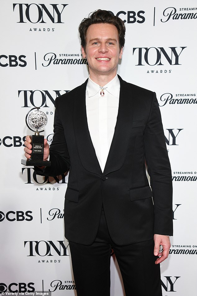 The 39-year-old actor won the award for Best Performance by a Leading Actor in a Musical thanks to his role in the show Merrily We Roll Along