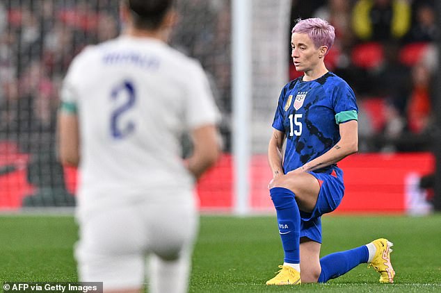 Rapinoe kneels before US women's national team game in 2022