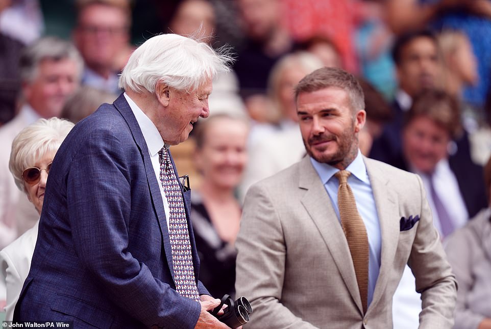 At one point, David met broadcaster David Attenborough, 98, as they chatted inside the yards before the match began.