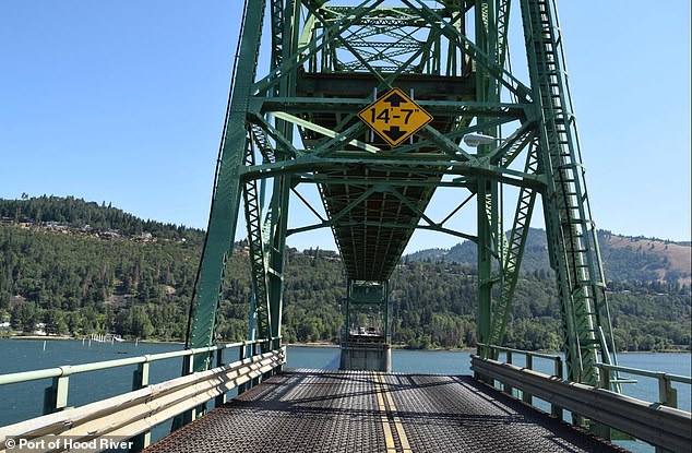 Hood River County Administrator Allisson Williams explained that about 30 percent of Hood River employees live outside the county and rely on the bridge for travel.