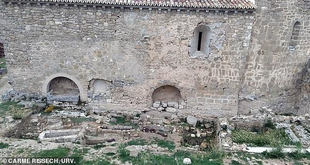 Researchers exhumed 25 skeletons from the cemetery of the Zorita de los Canes castle and, based on their bone structure, detected that one of them was that of a woman.