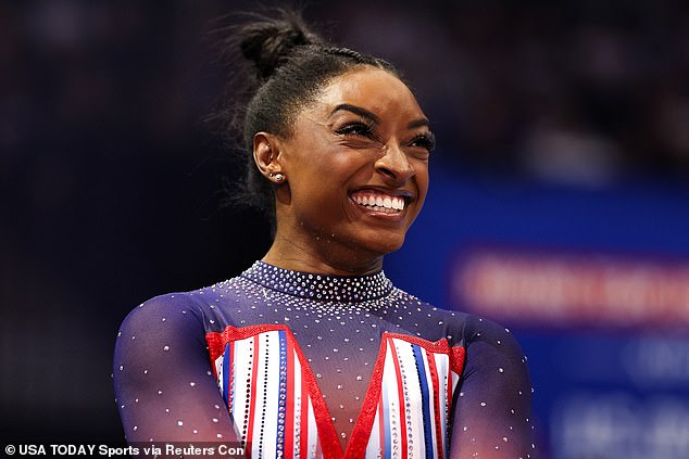 1719904230 456 Jonathan Owens gushes over Simone Biles after she secures spot