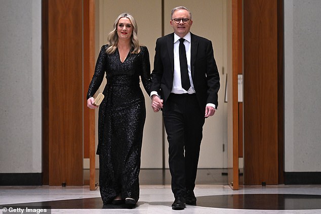 The Prime Minister's better half, Jodie Haydon, reused her old dress from two years ago rather than spend a lot of money on another one. Bravo!