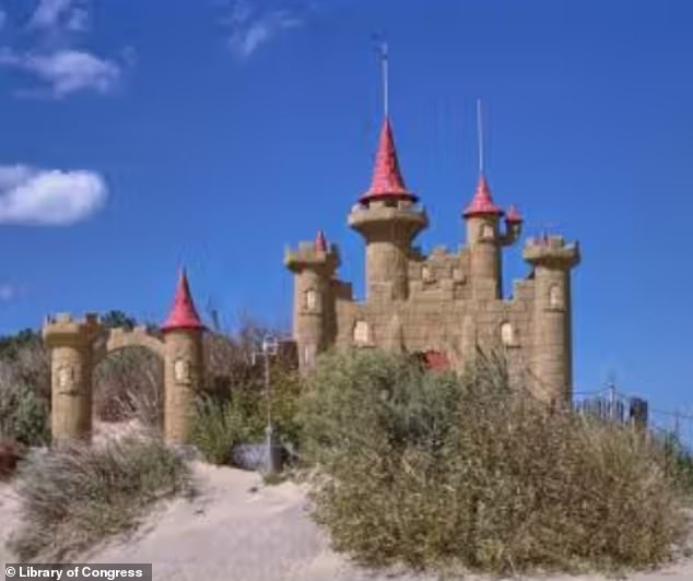 The castle is part of a miniature golf course that opened around 1978 in the dunes.