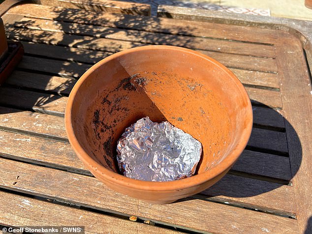 An inner reservoir can be made by placing aluminum foil in the bottom of the pot and watering the garden less frequently but for longer periods.