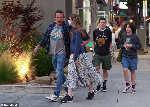 The 51-year-old actor took Violet, 18, Fin, 15, and their friends to Kaz The Soba Place for dinner.