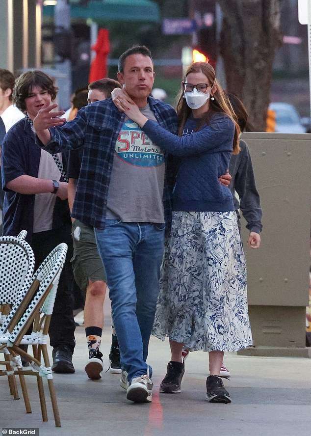 Violet, who looks identical to her mother Jennifer Garner, 52, showed off her close bond with her father as they hugged.