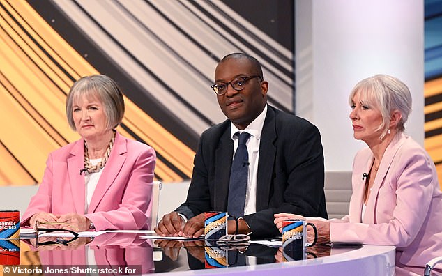 Harriet Harman (left) later accused Kwasi Kwarteng (centre) of being patronising.