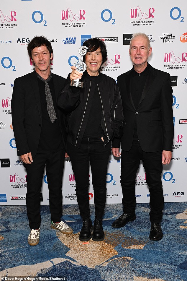 Eddie Campbell, Sharleen Spiteri and Tony McGovern from Texas won the Tysers Live Outstanding Achievement Award