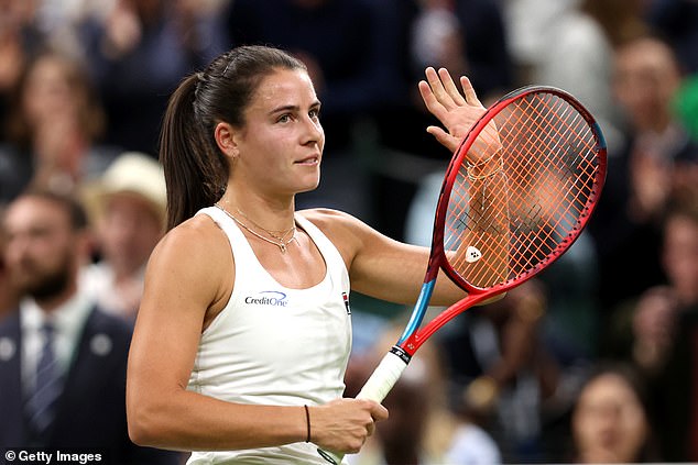 Emma Navarro won in straight sets to reach her first Wimbledon quarter-final