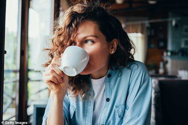 Research suggests that coffee may improve health by preventing chronic diseases and boosting metabolism, but there has long been debate over whether it is better to drink it hot or iced.