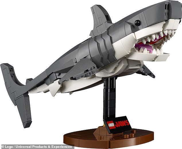 Alternatively, the shark can be displayed separately from the boat on its own stand.