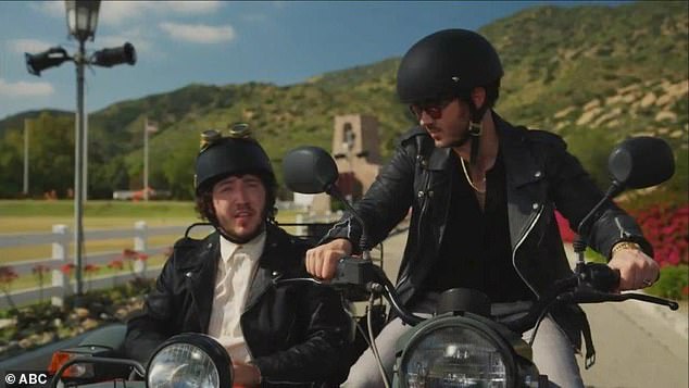 The show began with Kevin riding a motorcycle with Franklin in the sidecar as they approached a Hollywood estate and met the 11 contestants competing for a grand prize of $100,000.