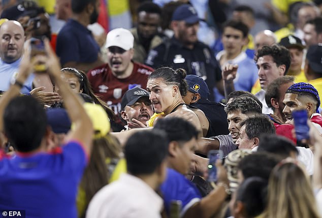 Núñez clashes with fans after Uruguay's defeat in the 2024 Copa América semi-finals