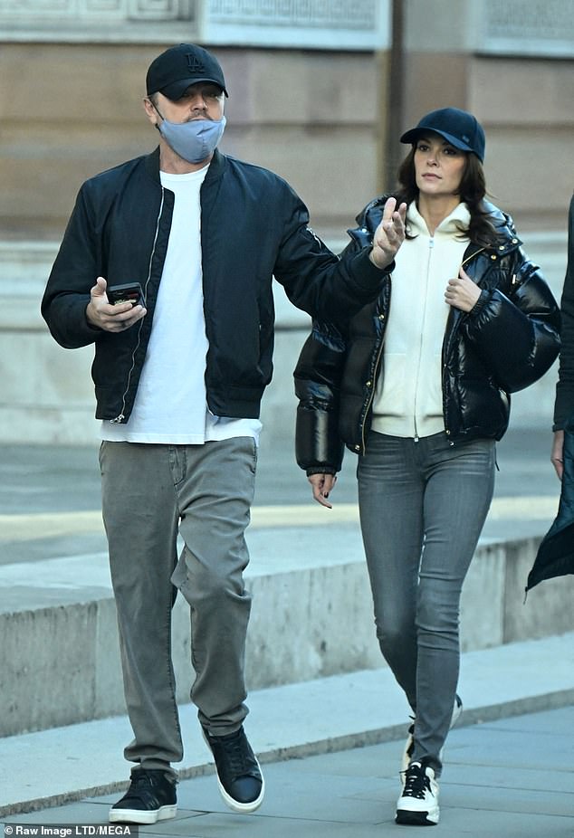 DiCaprio and Ceretti during a sightseeing tour of London in November 2023