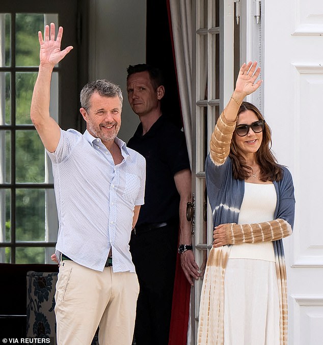 The royal couple turned heads as they put on a casual display outside their summer home.