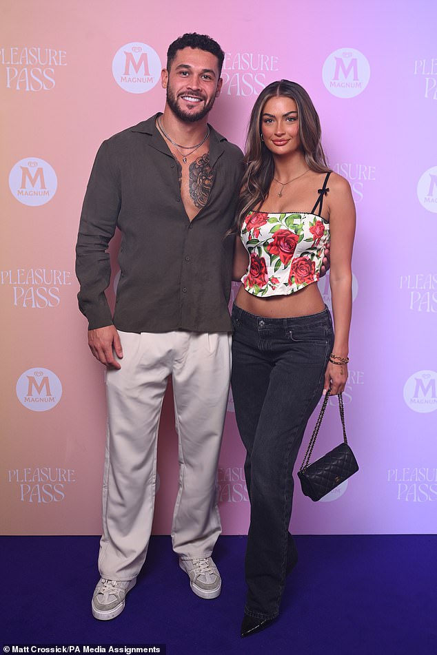 For the surprise concert, Love Island's Callum Jones and his latest love interest, Myna Amor, made an appearance.