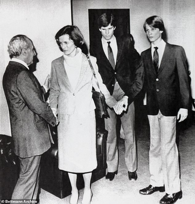 Kerr's mother receives condolences in Beirut after her husband's murder in 1984