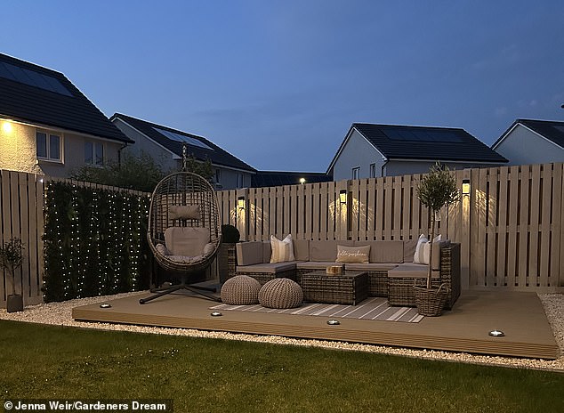 At night, the garden is illuminated by lights that the couple installed themselves.