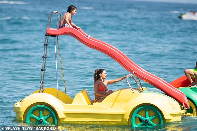 Eva was seen taking the wheel as Santiago slid into the sea