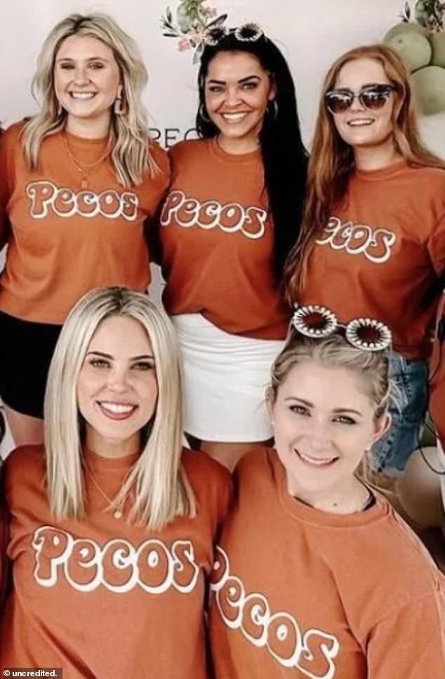 Fans discovered a photograph of Brooklyn and Aaryn together with a group of friends.