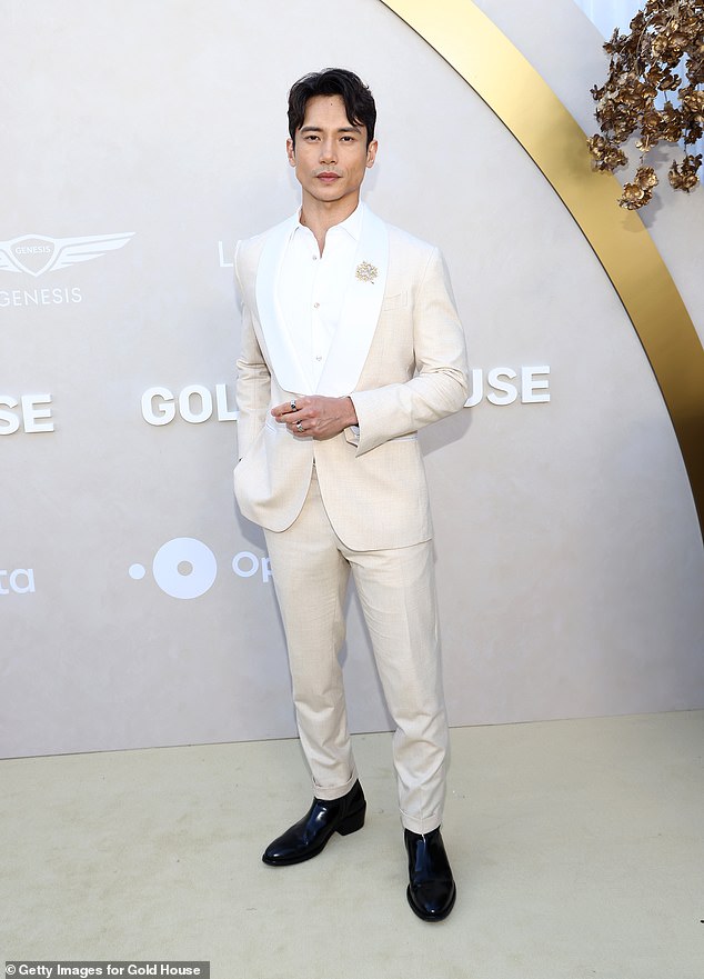 1721287257 416 Tom Cruise is SHADED by hunky actor Manny Jacinto after