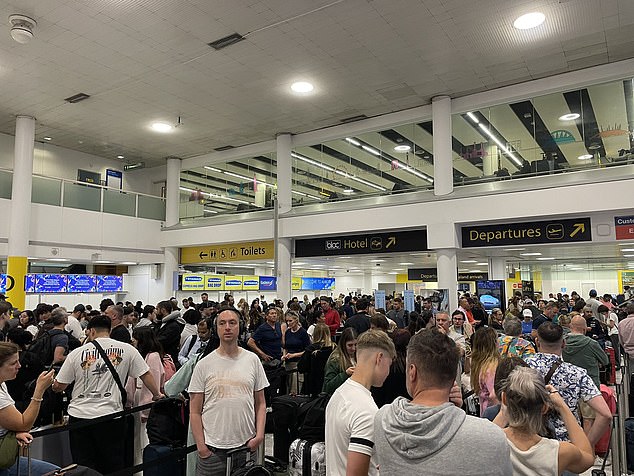 GATWICK: Huge queues at Gatwick Airport after massive Microsoft service outage affected services