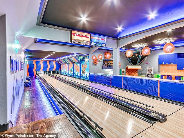 The bowling alley also has two lanes and plenty of room to pick up your bowling shoes and eat.