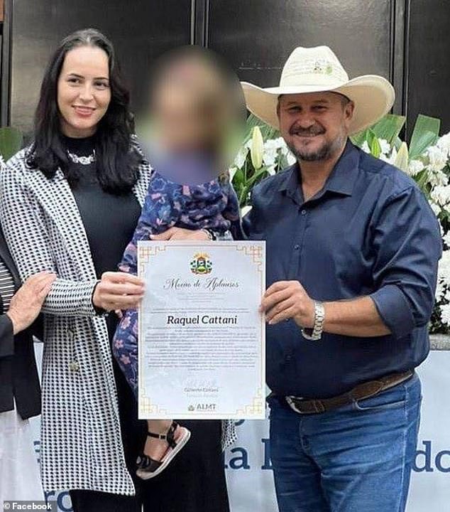 Raquel Cattani with her daughter and her father, the deputy of Mato Grosso Gilberto Cattani