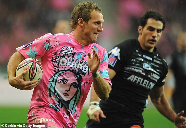 Gasnier spent most of his playing career in rugby league, but finished his career playing rugby for Stade Français in France.