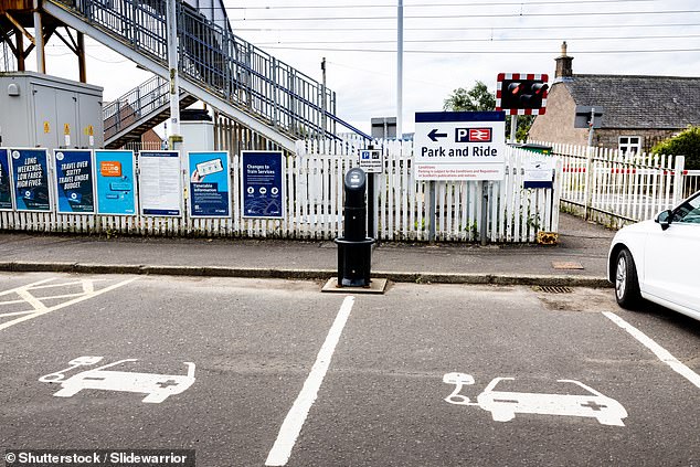 Loading spaces, like parent-child spaces and disabled spaces, are often given priority in car parks, which is why the rules are often violated.