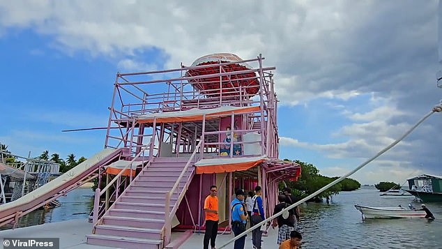 Catherine had tried the 'balloon bouncing' activity during her holiday trip to Pinky's Floating Cottage resort on Olango Island, Philippines.