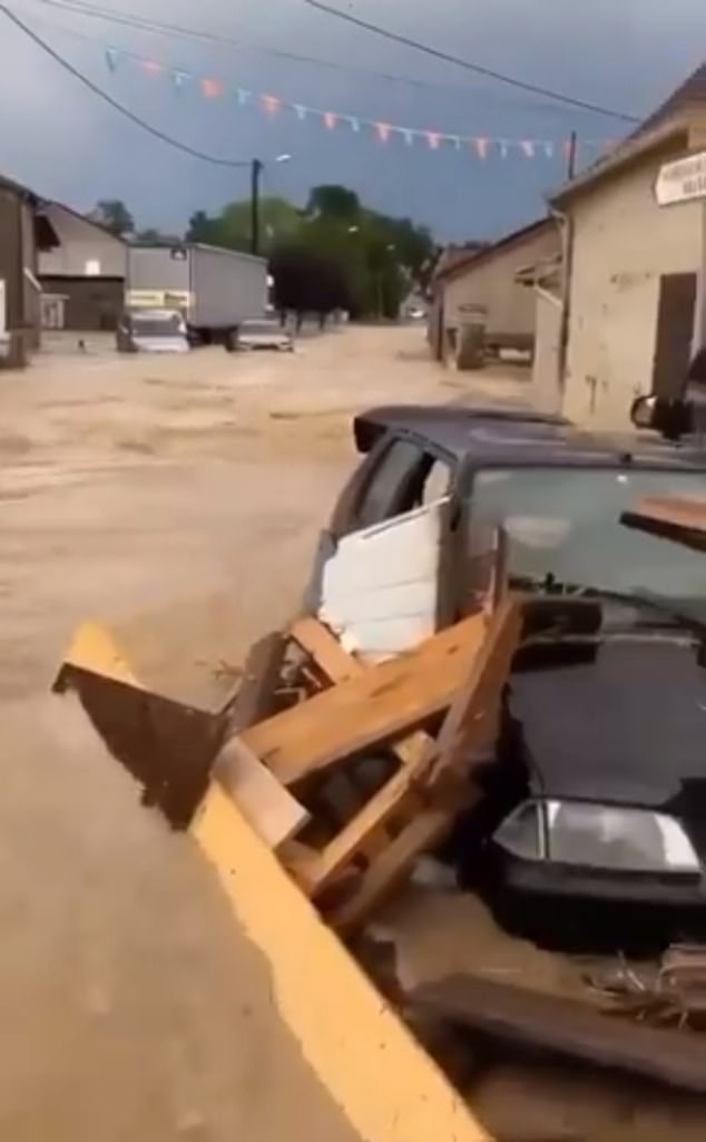 Flash flooding has hit parts of France in recent days amid storm warnings affecting the east of the country.