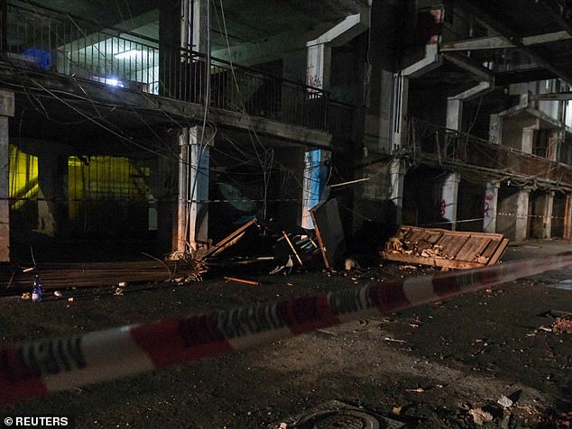 On Monday evening in Naples, debris was found at the site of a balcony collapse. Terrified neighbours described the horrific moment when the balcony collapsed, which they said sounded like an earthquake accompanied by a loud noise.