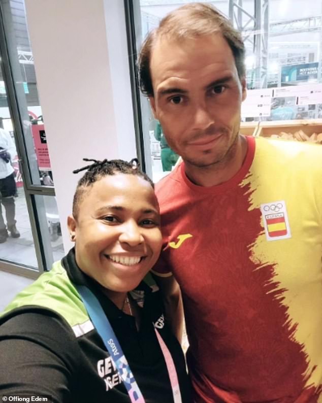 Badminton stars and table tennis players were photographed with the Spaniard