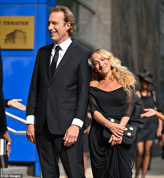 While filming together, the couple looked stylish in all-black outfits as they appeared to act out a scene for a major event in the series that could be either celebratory or sad.