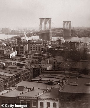 The Brooklyn Bridge photographed in 1890