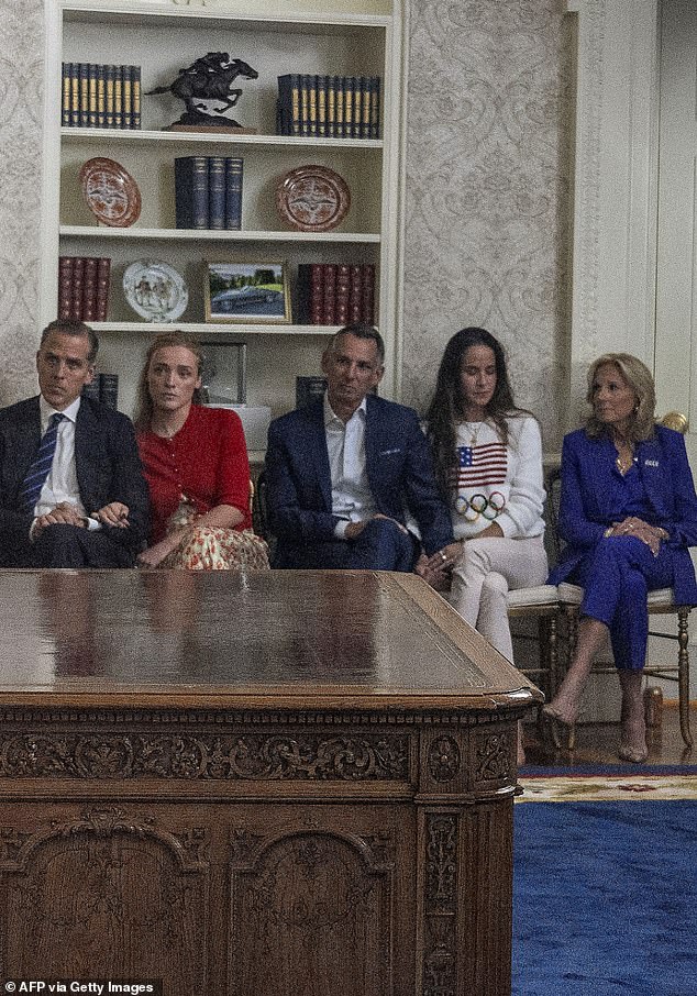 Hunter Biden, his daughter Finnegan, Howard Kerin, Ashley Biden and Jill Biden in the Oval Office