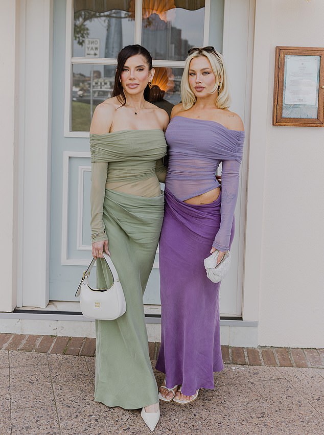 She smiled for the cameras alongside Amy Castano, who coordinated with Tammy in the exact same outfit, but in a chic light green.